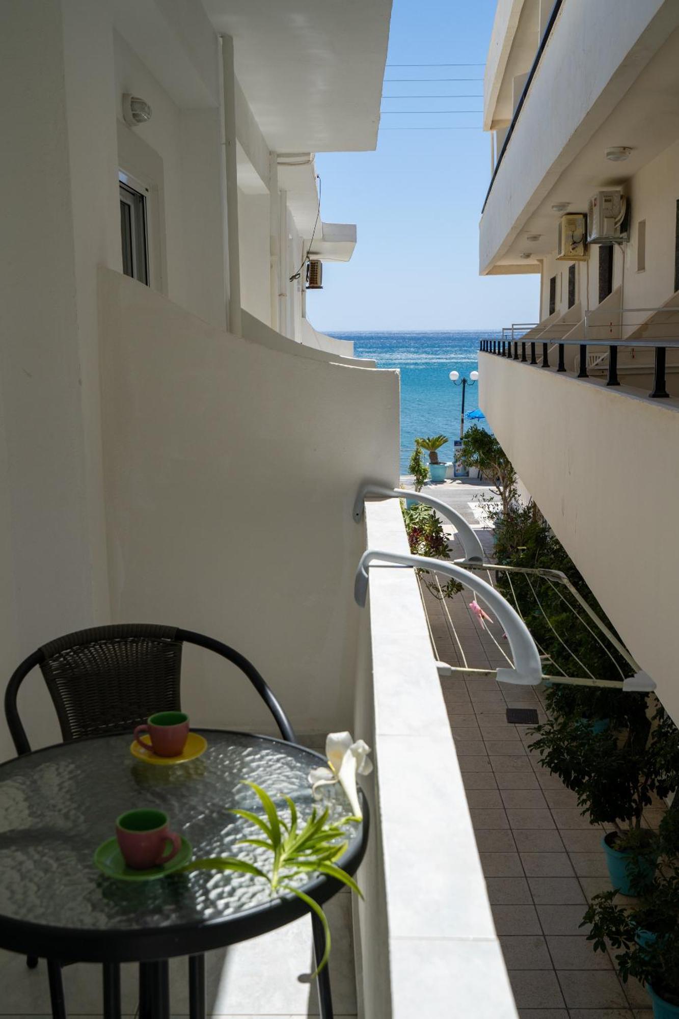 Giant Woman Apartment ชูสท์ซูโรส ภายนอก รูปภาพ