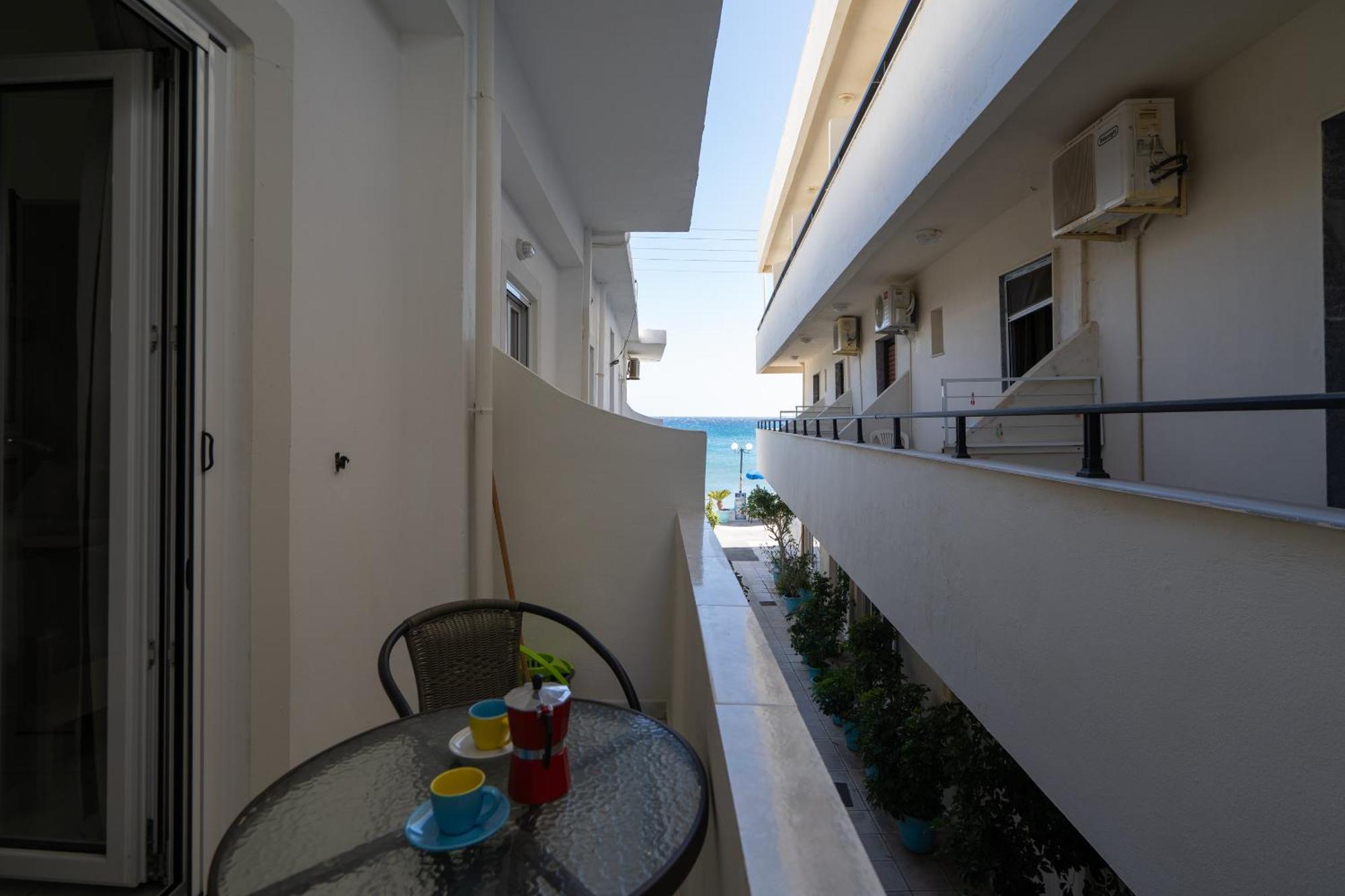 Giant Woman Apartment ชูสท์ซูโรส ภายนอก รูปภาพ