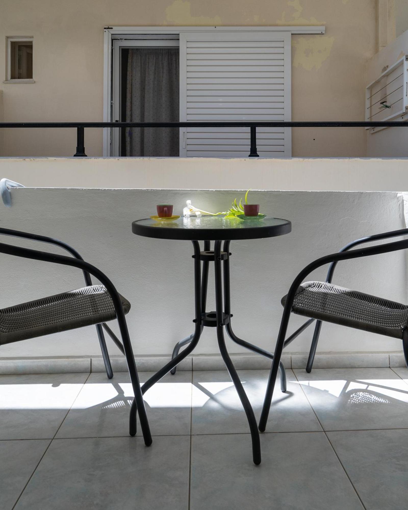 Giant Woman Apartment ชูสท์ซูโรส ภายนอก รูปภาพ
