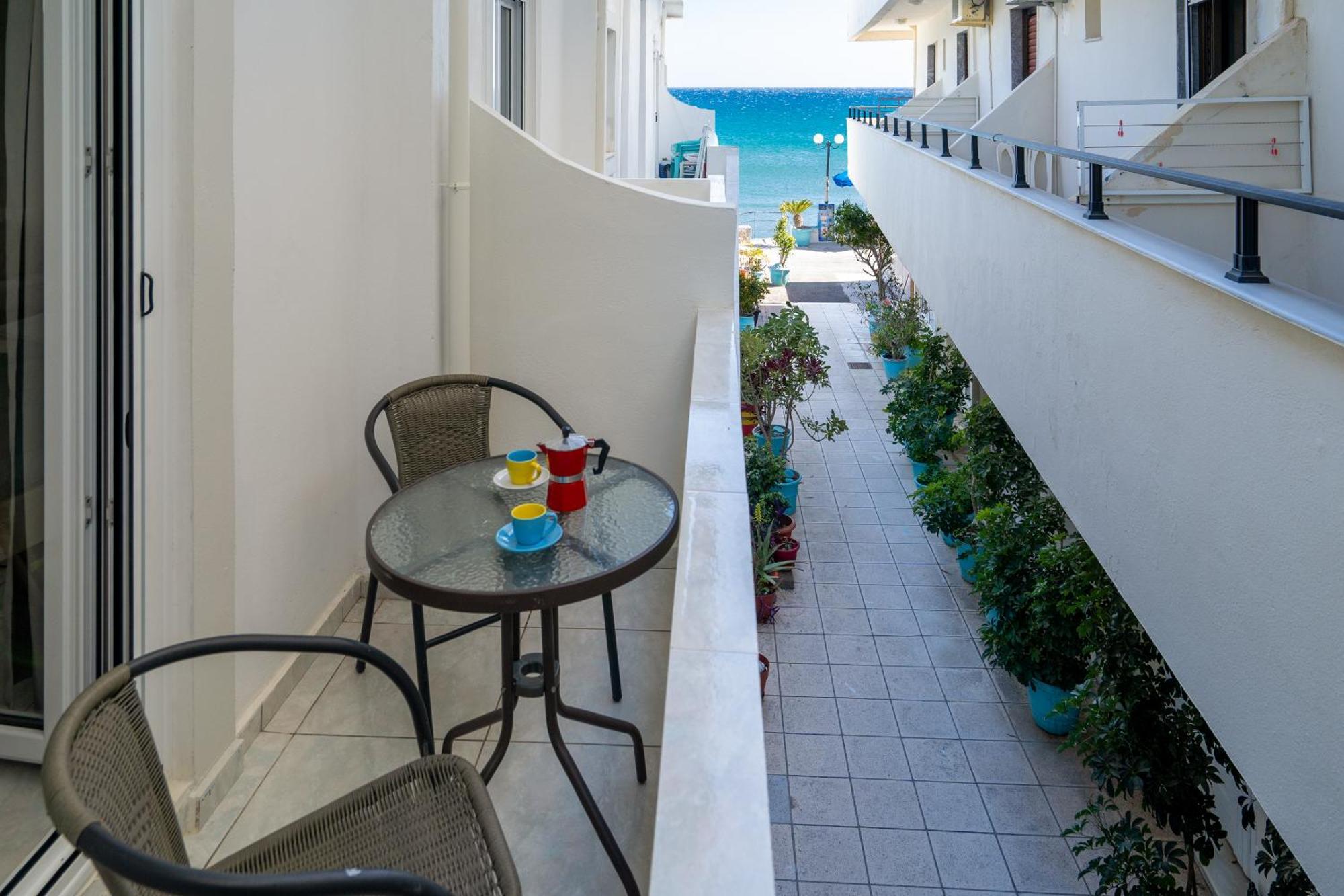 Giant Woman Apartment ชูสท์ซูโรส ภายนอก รูปภาพ